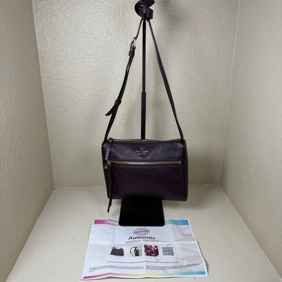 Kate Spade Handbags - EUC Kate Spade New York Cobble Hill Cayli crossbody purse burgundy with COA